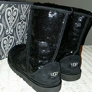 Sparkly Black UGG's
